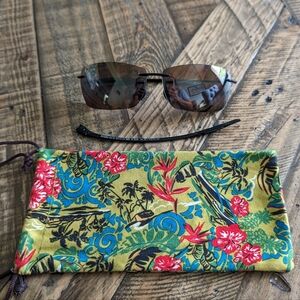 Maui Jim 423-02 Sport Sunglasses (Broken ear piece)